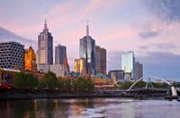 Um passeio combinado de dois dias pela cidade de Melbourne: Yarra River Cruise e Great Ocean Road Day Tour