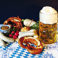 Noche de comida y cerveza bávara en Múnich