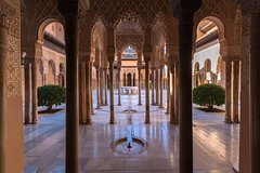 Evite las colas: recorrido por la Alhambra y el hammam de Granada
