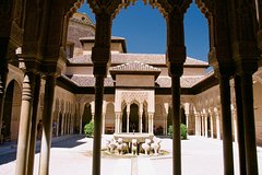 Evite las colas: recorrido de medio día por la Alhambra y los jardines del Generalife