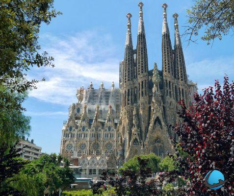 Visit Barcelona: the complete guide for your trip