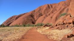 « Uluru » ou « Ayers Rock »