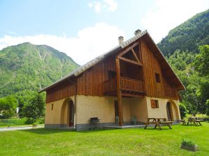 Places and accommodations to sleep in the Ecrins National Park