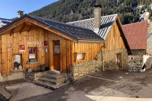 Places and accommodations to sleep in the Ecrins National Park