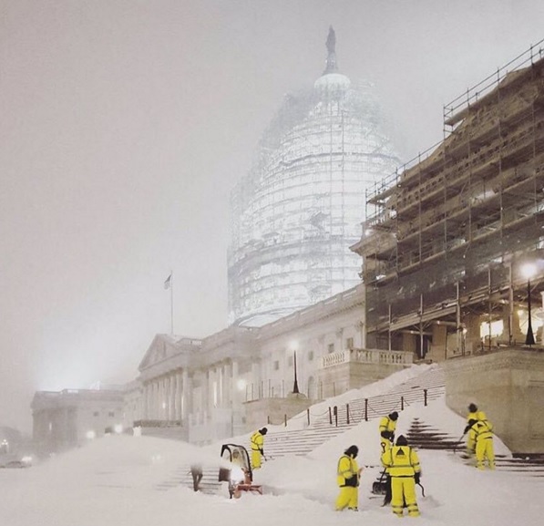 Snowzilla: le foto più belle della bufera di neve negli USA
