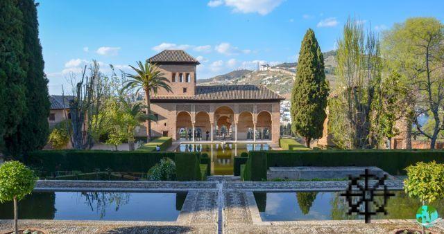 Visit the Alhambra in Granada: Guided tour and entrance tickets