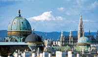 “Welcome to Vienna” package with Vienna Card, hop-on hop-off bus tour, morning tea and lunch or dinner