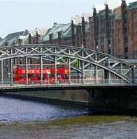 Recorrido en autobús con paradas libres por Hamburgo: autobús rojo de dos pisos