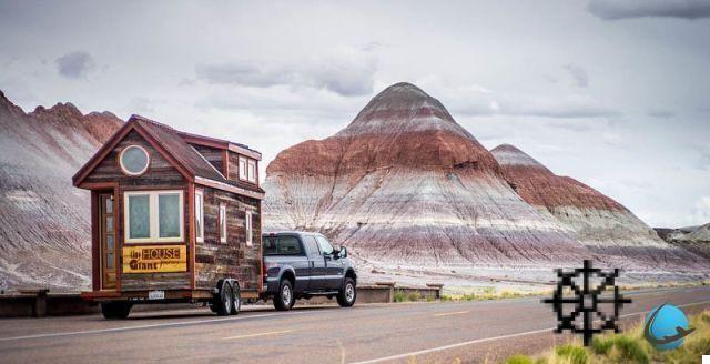 This family leaves everything to travel in a mobile home