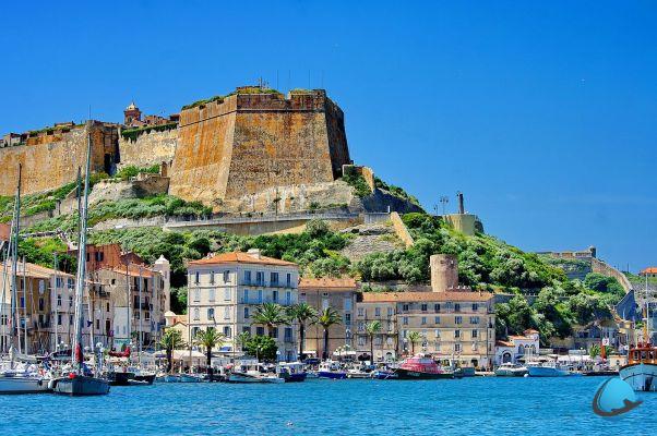 Why go to Bonifacio? Discover all the Corsican charm!