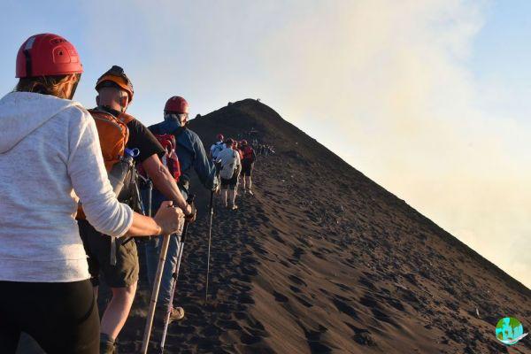 The ascent of Stromboli: Visit, guide and practical advice