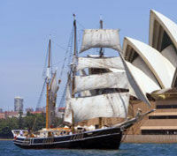 Cruzeiro de veleiro vintage e churrasco no porto de Sydney