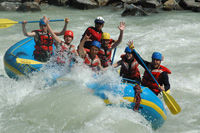 Rafting d'acqua dolce sul fiume Kicking Horse